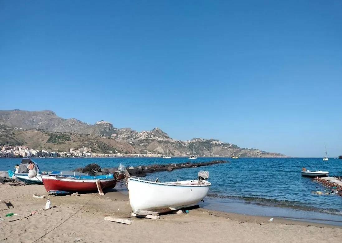 Janeta Panoramic Loft Daire Giardini Naxos